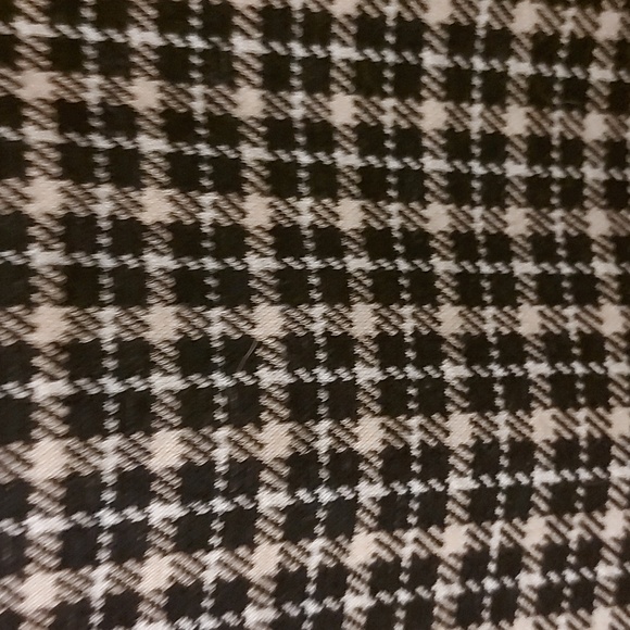 H & M Houndstooth Skirt - Picture 2 of 4